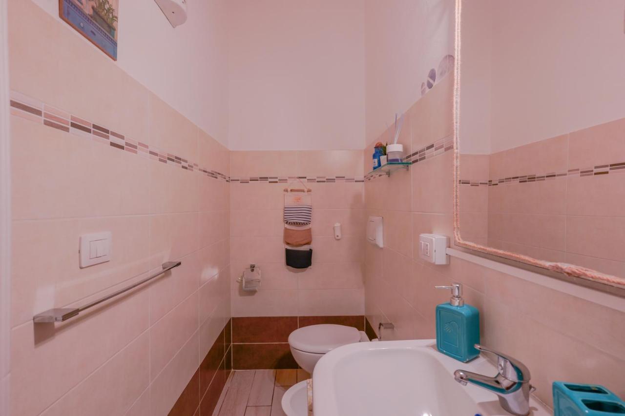 Approdo Rooms - Eja Sardinia 卡利亚里 外观 照片