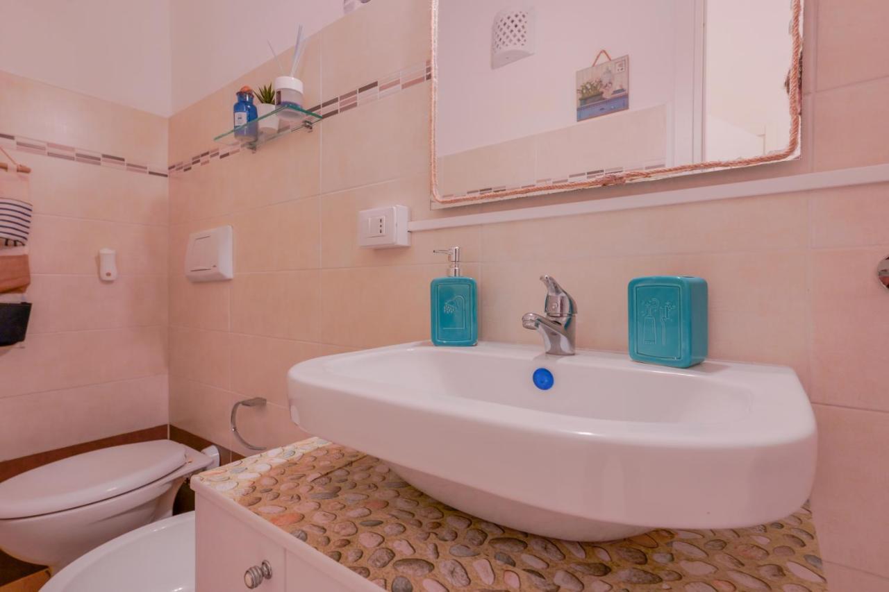 Approdo Rooms - Eja Sardinia 卡利亚里 外观 照片