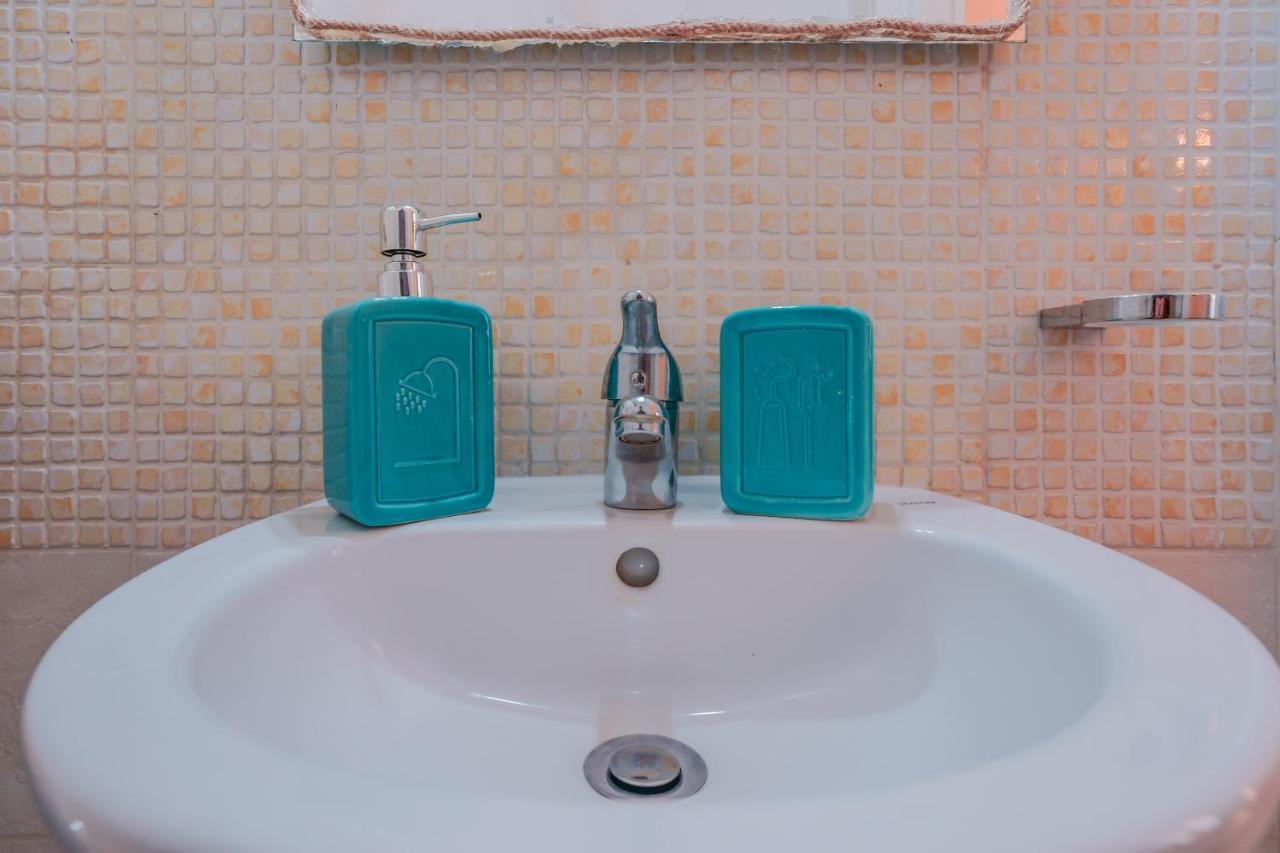 Approdo Rooms - Eja Sardinia 卡利亚里 外观 照片