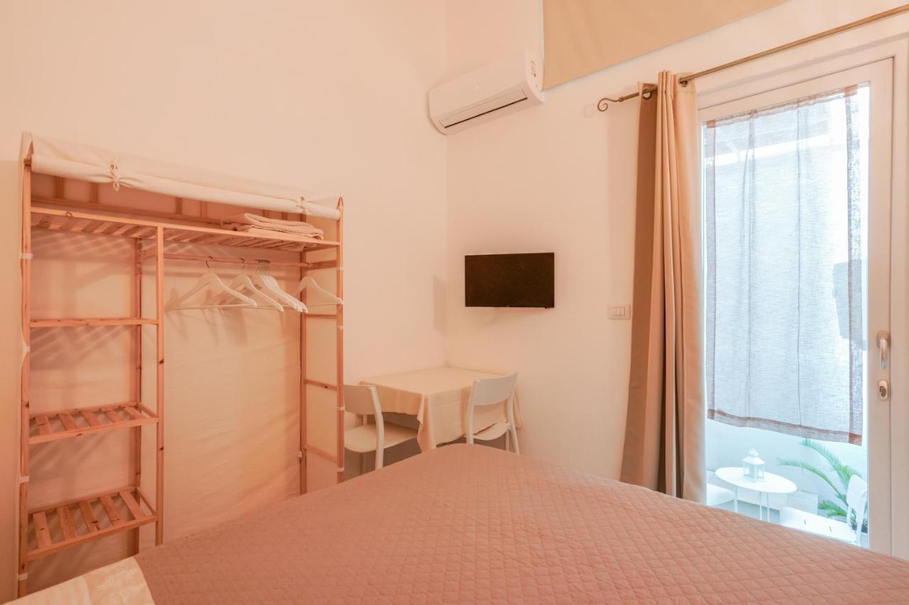 Approdo Rooms - Eja Sardinia 卡利亚里 外观 照片